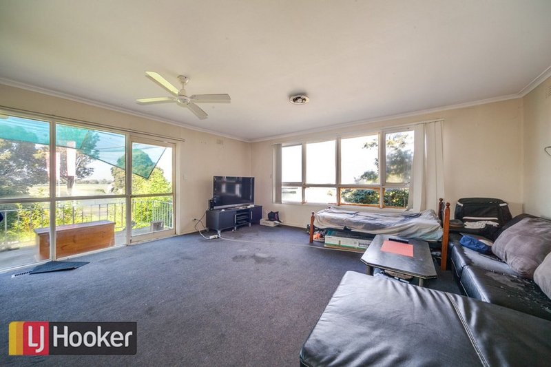 Photo - 10 Carlyon Crt , Springvale VIC 3171 - Image 4