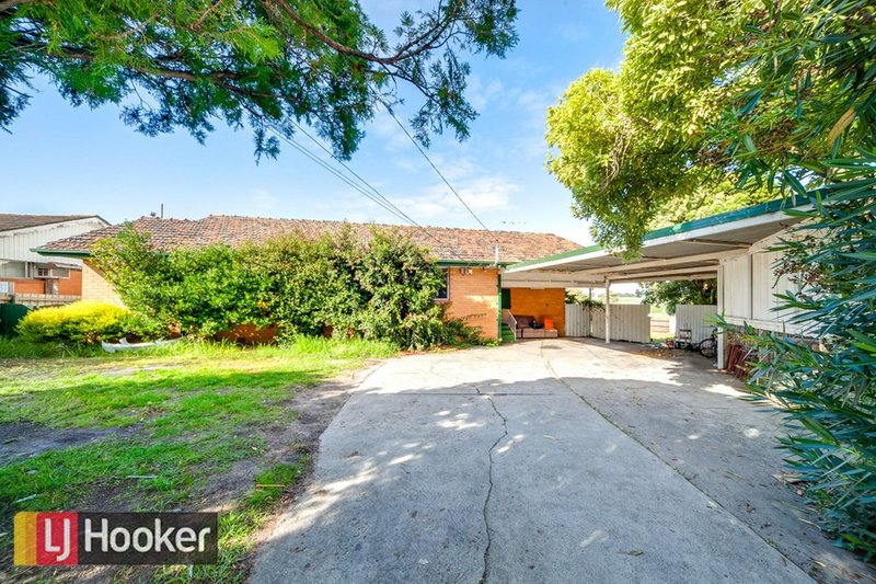 Photo - 10 Carlyon Crt , Springvale VIC 3171 - Image 12