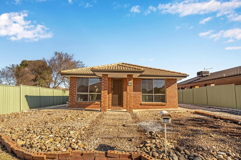 Photo - 10 Carmichael Drive, Wyndham Vale VIC 3024 - Image 11