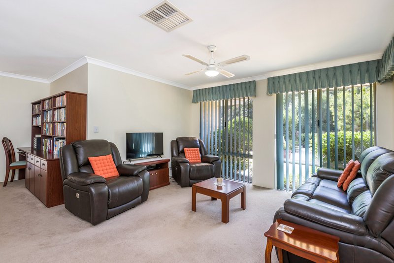 Photo - 10 Carnegie Place, Greenfields WA 6210 - Image 2