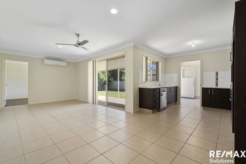 Photo - 10 Carruthers Court, Bray Park QLD 4500 - Image 3