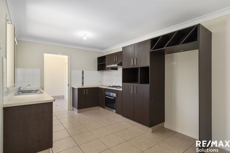 Photo - 10 Carruthers Court, Bray Park QLD 4500 - Image 4