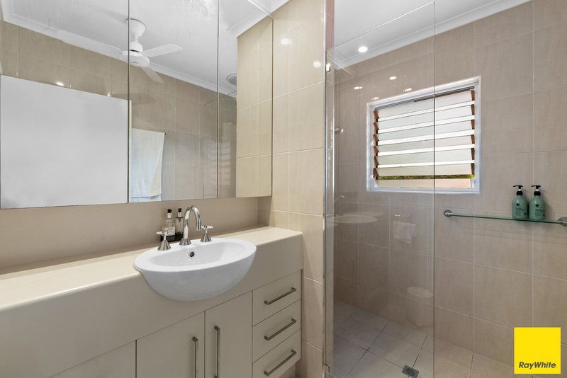 Photo - 10 Cascade Avenue, Kewarra Beach QLD 4879 - Image 24