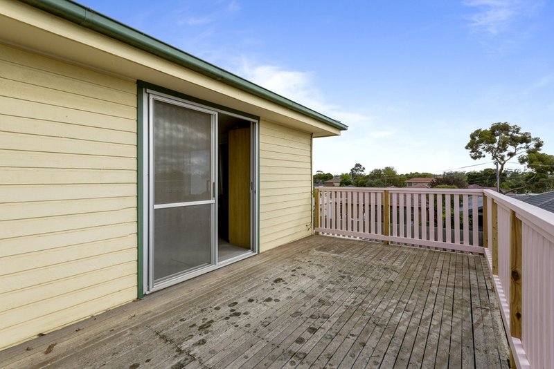 Photo - 10 Cascade Drive, Wyndham Vale VIC 3024 - Image 8