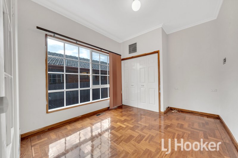 Photo - 10 Cascade Street, Oakleigh South VIC 3167 - Image 5