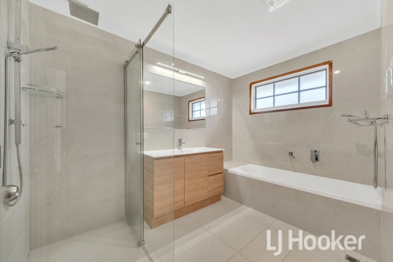 Photo - 10 Cascade Street, Oakleigh South VIC 3167 - Image 9