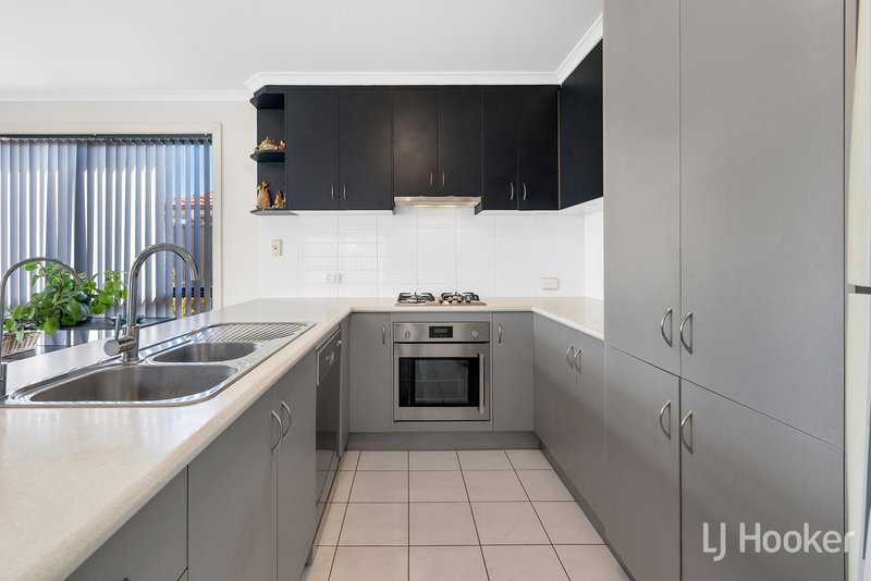 Photo - 10 Cassia Street, Munno Para West SA 5115 - Image 3