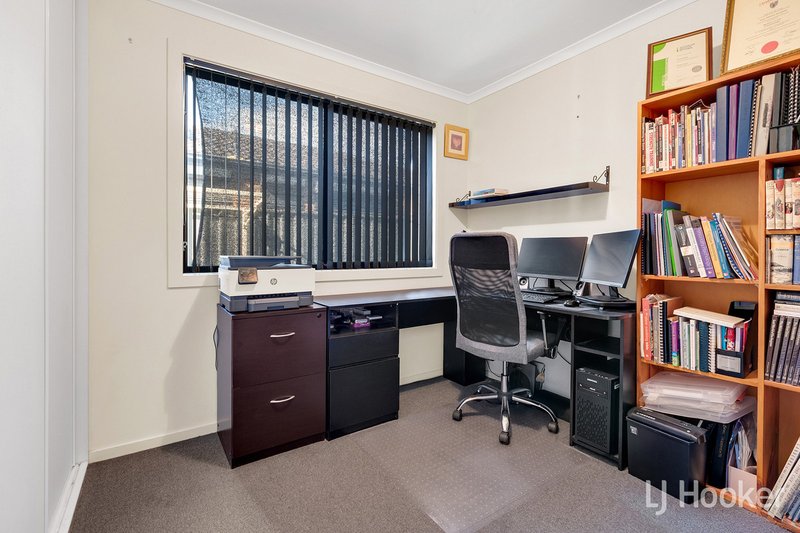 Photo - 10 Cassia Street, Munno Para West SA 5115 - Image 10