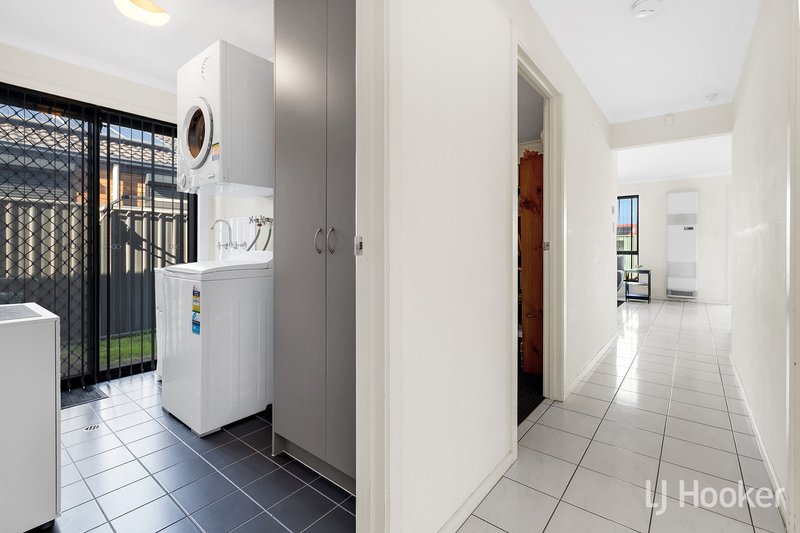 Photo - 10 Cassia Street, Munno Para West SA 5115 - Image 14
