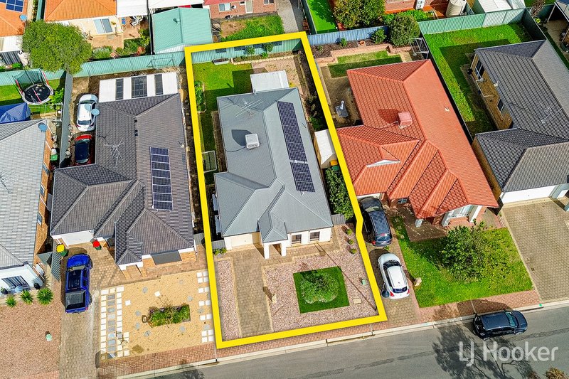 Photo - 10 Cassia Street, Munno Para West SA 5115 - Image 18
