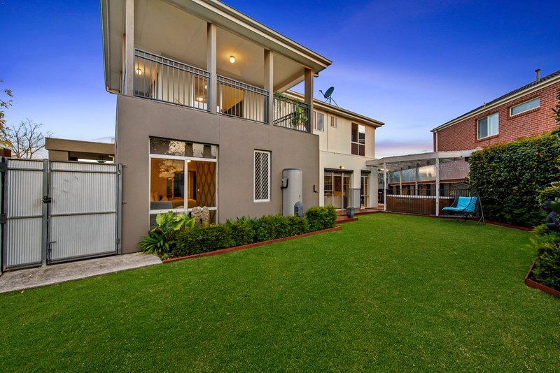 Photo - 10 Catani Mews, Caroline Springs VIC 3023 - Image 25