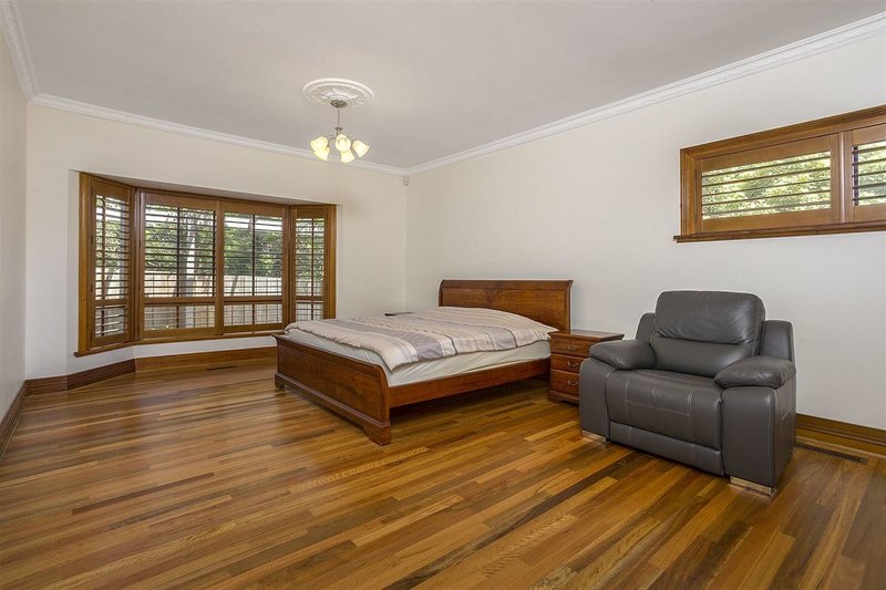 Photo - 10 Cathies Lane, Wantirna South VIC 3152 - Image 5