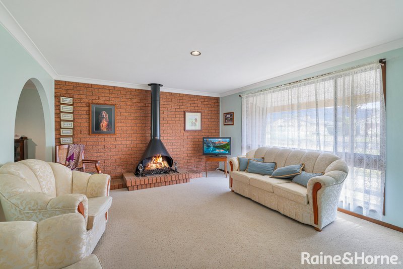 Photo - 10 Cavalier Parade, Bomaderry NSW 2541 - Image 2