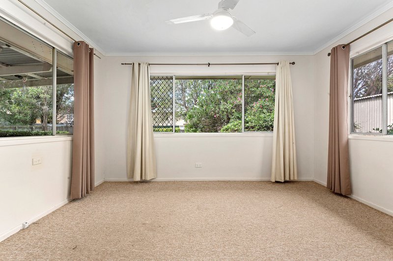 Photo - 10 Cawdor Street, Arana Hills QLD 4054 - Image 12