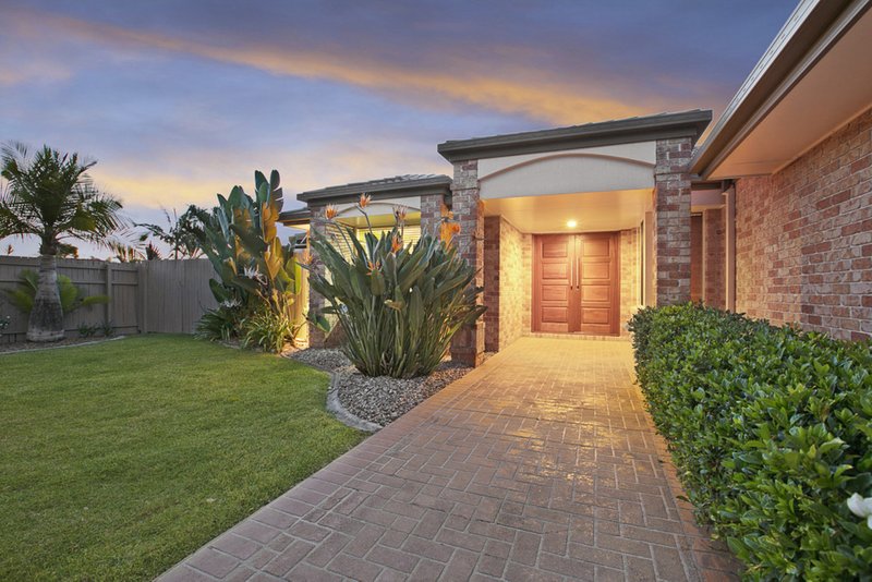 Photo - 10 Cedar Close, Mackenzie QLD 4156 - Image 3