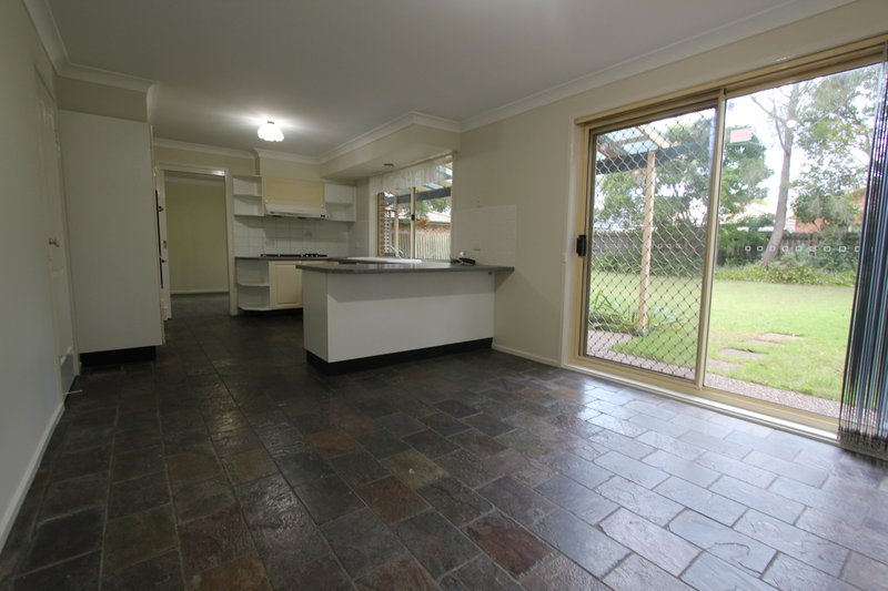 Photo - 10 Centennial Park Court, Wattle Grove NSW 2173 - Image 3