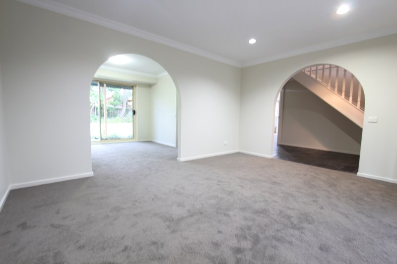 Photo - 10 Centennial Park Court, Wattle Grove NSW 2173 - Image 6