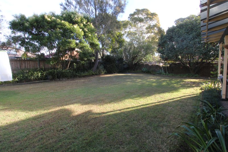 Photo - 10 Centennial Park Court, Wattle Grove NSW 2173 - Image 11