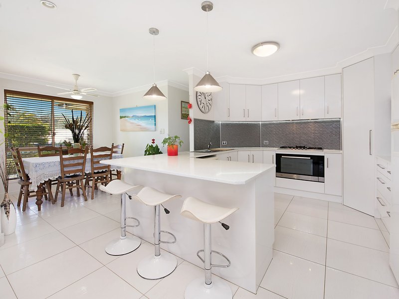 Photo - 10 Chablis Court, Buderim QLD 4556 - Image 2