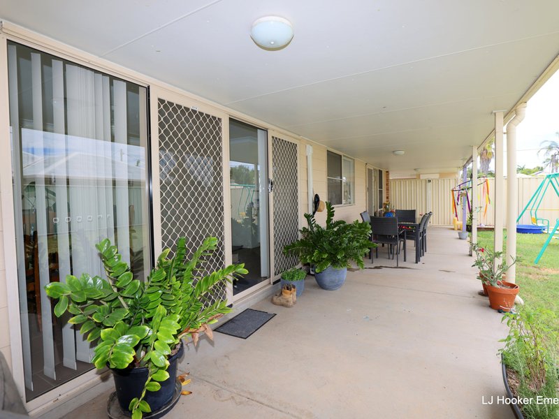 Photo - 10 Chalmers Crescent, Emerald QLD 4720 - Image 2