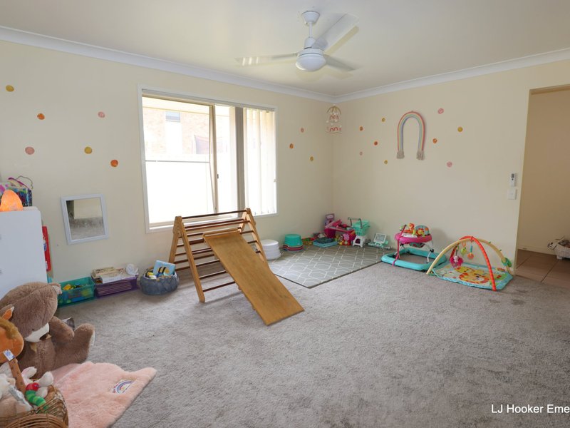 Photo - 10 Chalmers Crescent, Emerald QLD 4720 - Image 4