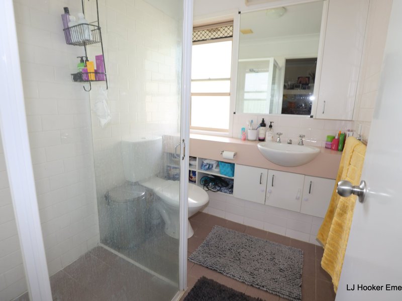 Photo - 10 Chalmers Crescent, Emerald QLD 4720 - Image 9