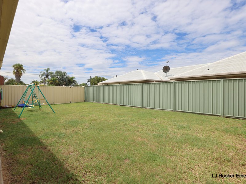 Photo - 10 Chalmers Crescent, Emerald QLD 4720 - Image 17