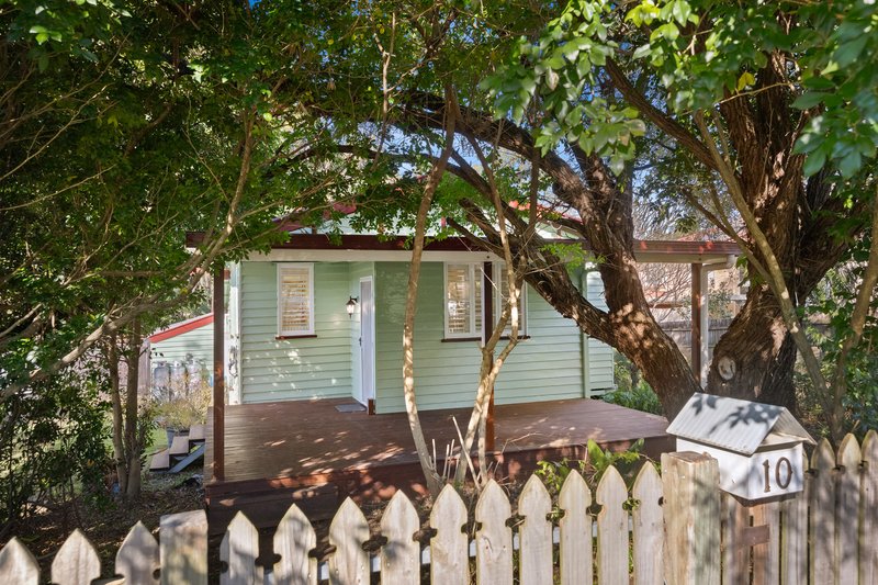 Photo - 10 Charles Street, Brassall QLD 4305 - Image 1