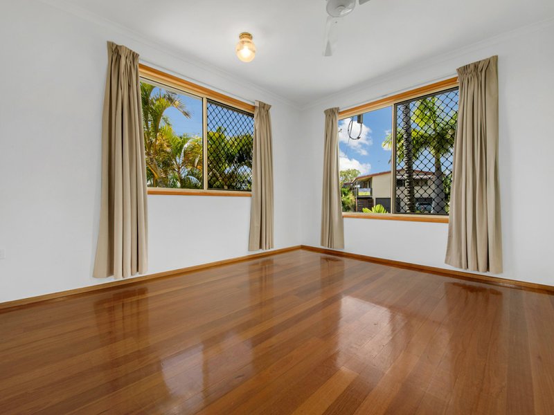 Photo - 10 Chauvel Court, Boyne Island QLD 4680 - Image 7