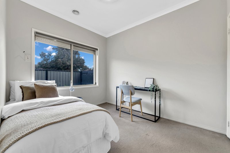 Photo - 10 Cheltenham Close, Craigieburn VIC 3064 - Image 10