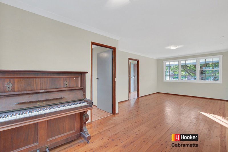 Photo - 10 Cherrybrook Avenue, Lansvale NSW 2166 - Image 6