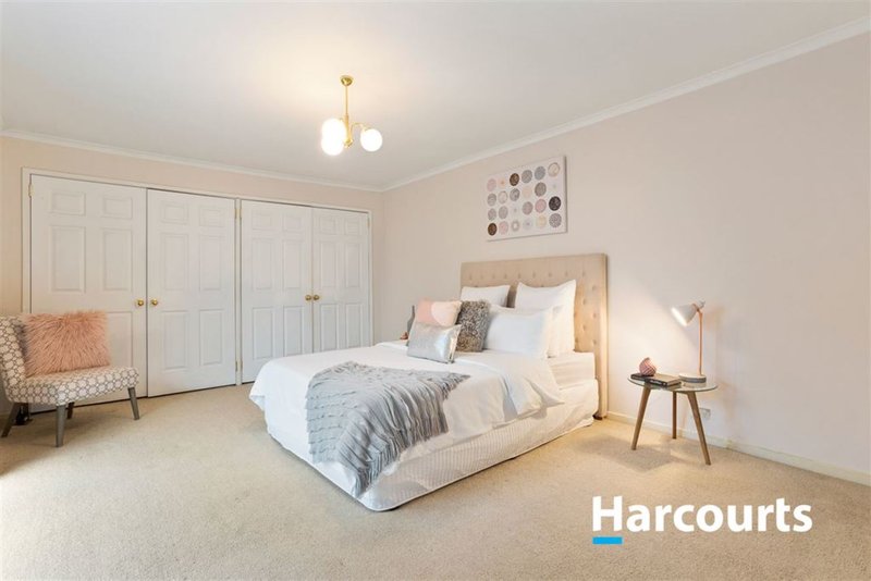 Photo - 10 Chesterfield Court, Wantirna VIC 3152 - Image 5