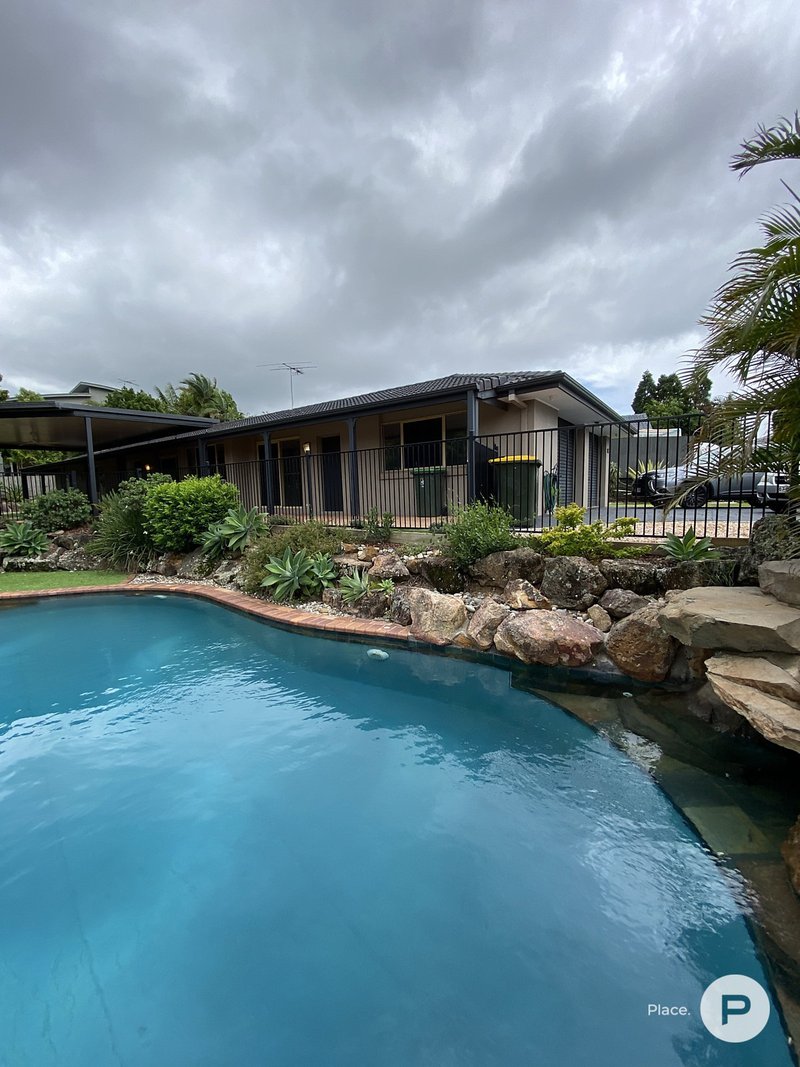 Photo - 10 Cheviot Place, Sinnamon Park QLD 4073 - Image