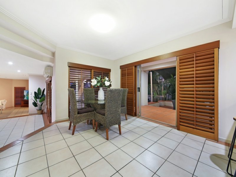 Photo - 10 Chichester Drive, Arundel QLD 4214 - Image 6