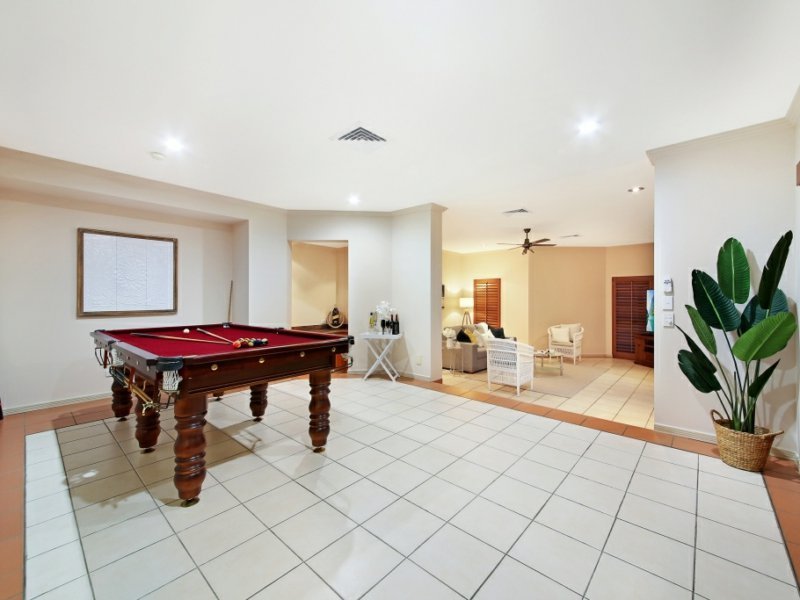 Photo - 10 Chichester Drive, Arundel QLD 4214 - Image 15