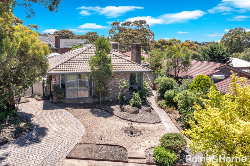 Photo - 10 Chicola Close, Sunbury VIC 3429 - Image 2