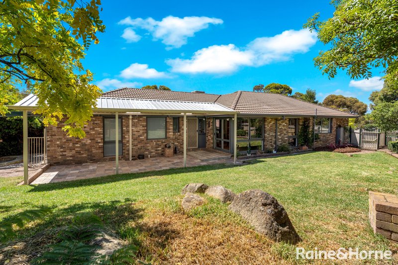 Photo - 10 Chicola Close, Sunbury VIC 3429 - Image 5