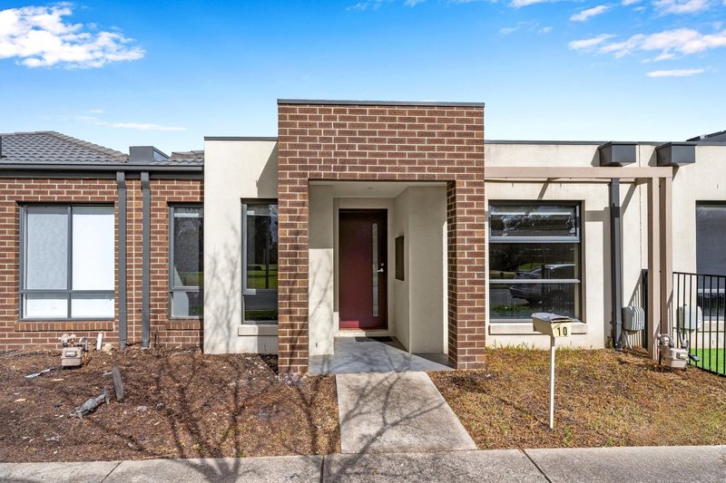 Photo - 10 Chilla Lane, Point Cook VIC 3030 - Image 1