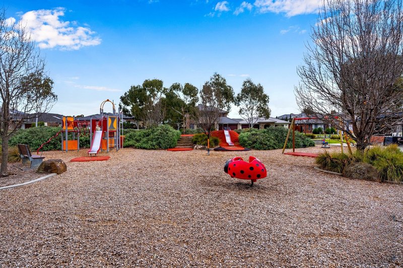 Photo - 10 Chilla Lane, Point Cook VIC 3030 - Image 9