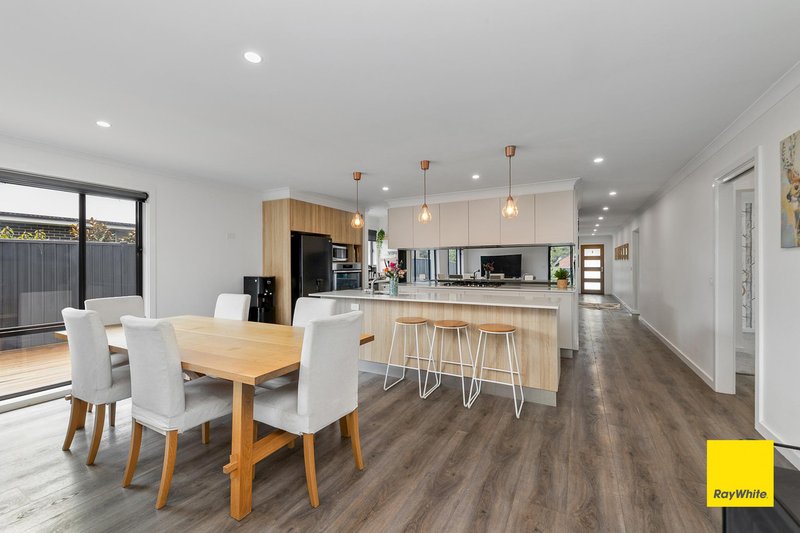 Photo - 10 Chinnery Close, Bungendore NSW 2621 - Image 6