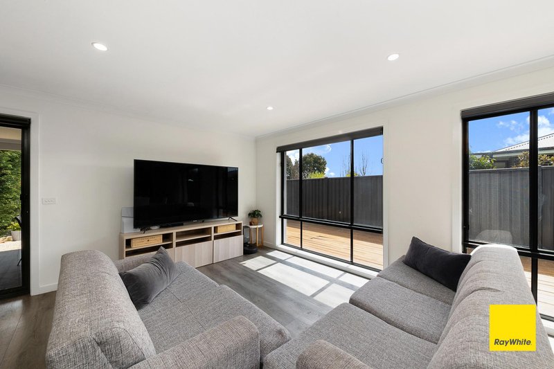 Photo - 10 Chinnery Close, Bungendore NSW 2621 - Image 8