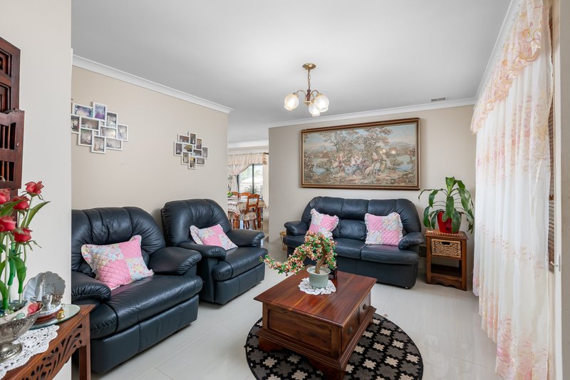 Photo - 10 Christison Way, Australind WA 6233 - Image 4