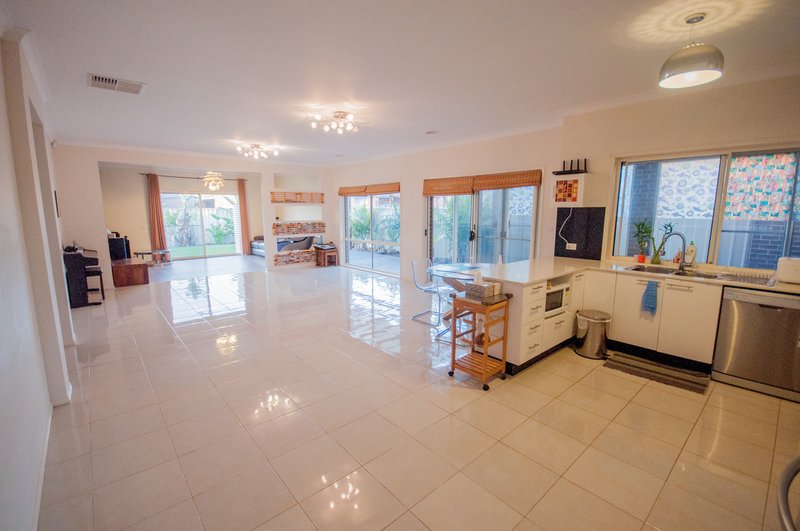 Photo - 10 Citation Street, Truganina VIC 3029 - Image 4