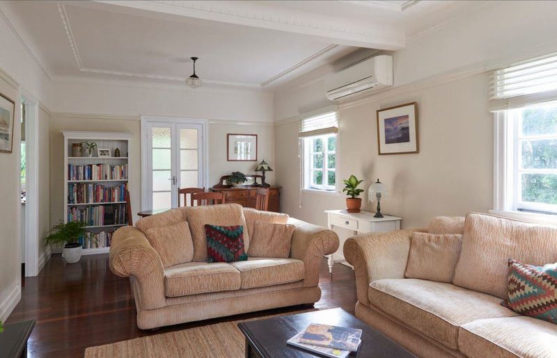 Photo - 10 Citrus Street, Moorooka QLD 4105 - Image 2