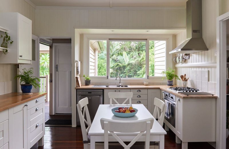 Photo - 10 Citrus Street, Moorooka QLD 4105 - Image 4