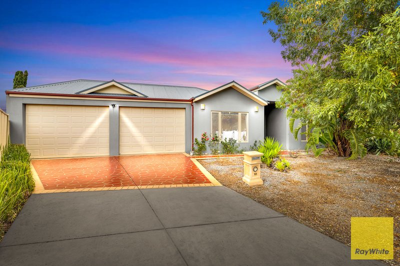 Photo - 10 Cityview Crescent, Tarneit VIC 3029 - Image 1