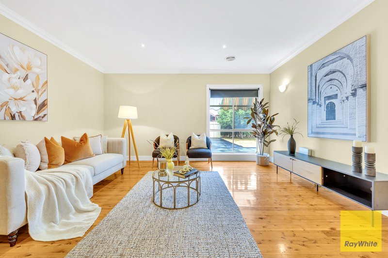 Photo - 10 Cityview Crescent, Tarneit VIC 3029 - Image 7