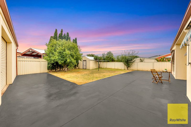 Photo - 10 Cityview Crescent, Tarneit VIC 3029 - Image 17