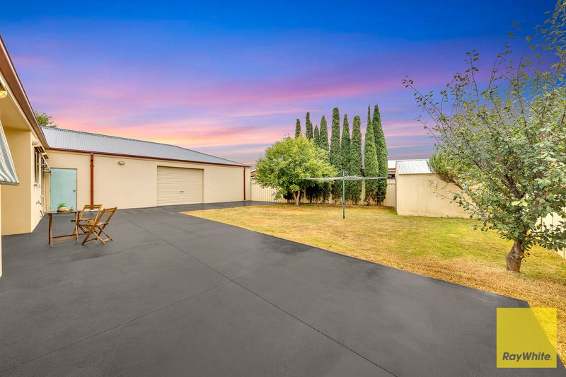 Photo - 10 Cityview Crescent, Tarneit VIC 3029 - Image 18