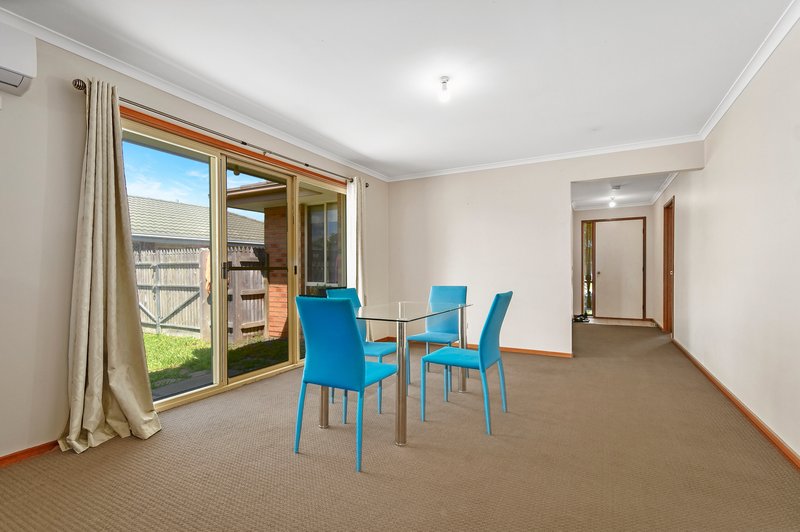 Photo - 10 Claire Close, Pakenham VIC 3810 - Image 5